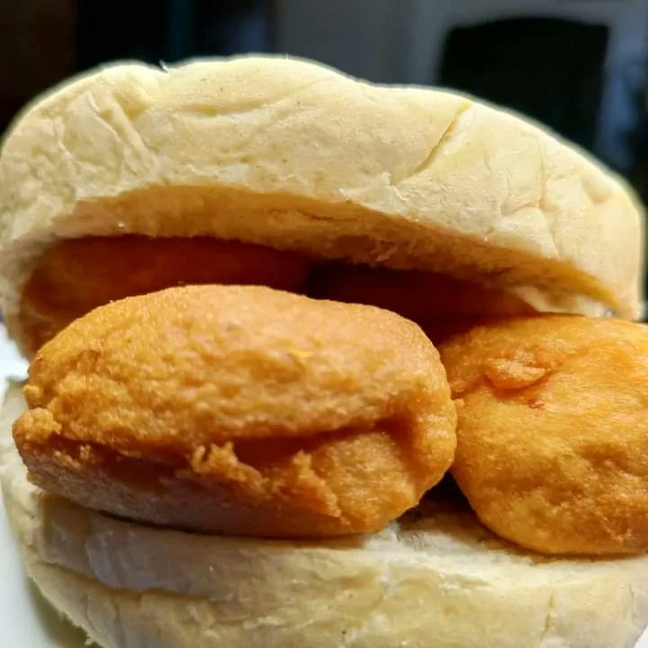 Oceancatering's tweet photo. Eat Or Pass
What's your best weekend menu ?
#akara #beans #beanscake #beancake #bread #flour #sugar #goodmorning #menu #madeinaba #Davido https://t.co/NEfaX65q59