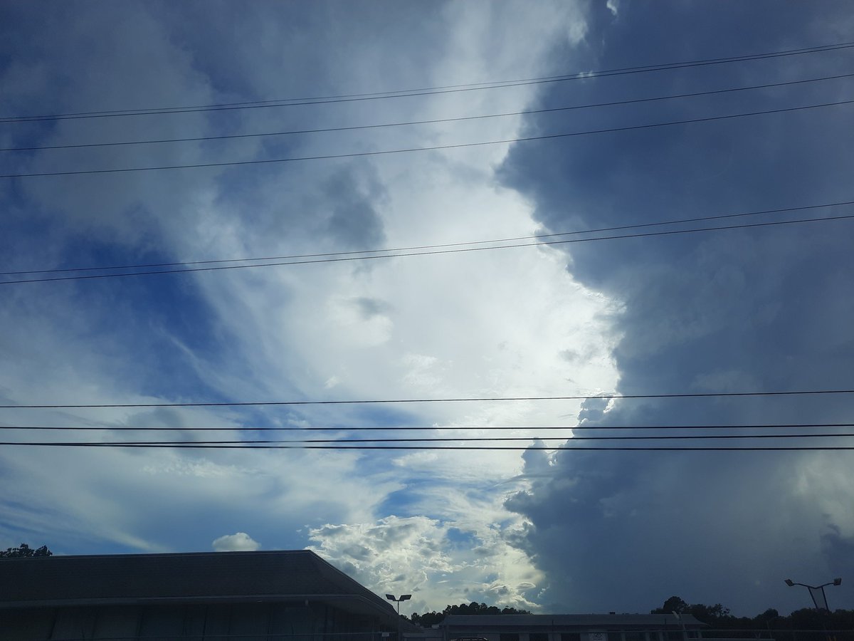 ajsg's tweet photo. More #clouds pre๐#Idalia #JaxFL #skyArt #nature #photography #firstalertwx #AJSGwxArt @StormHour @ThePhotoHour @JAclouds @luketaplin42 @tracyfromjax @ViaAStockADay @PicPoet @mypicworld @cloudymamma @AngelBrise1 @WilliamBug4 @AddisSaltyDog #weather @WxPhotography99 #cloudsChasing https://t.co/eI17J5xgL9