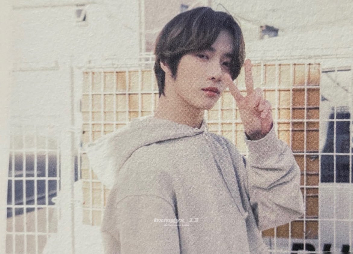 bxmgyx_13's tweet photo. SEASON OF TXT YOUTH photobook ‘Our archive’ Scan #범규 #BEOMGYU https://t.co/YcDiohNj0u