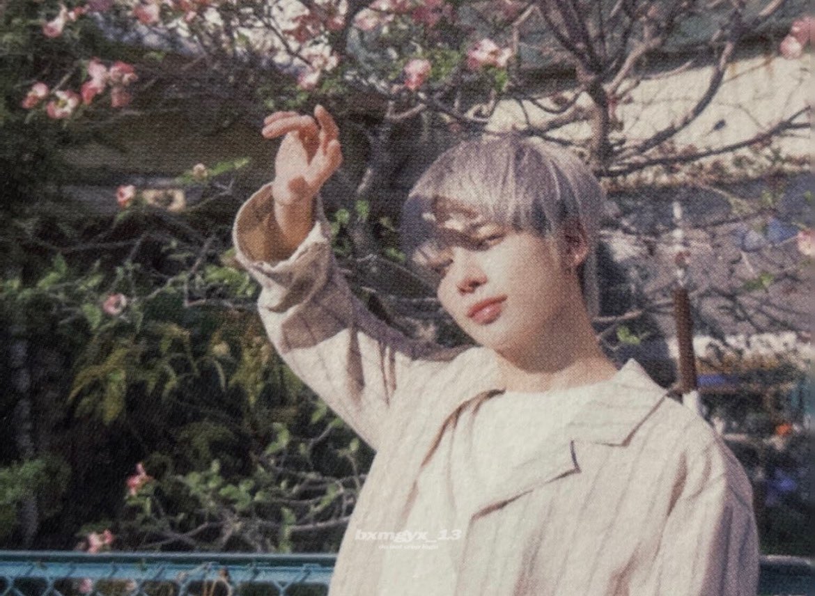 bxmgyx_13's tweet photo. SEASON OF TXT YOUTH photobook ‘Our archive’ Scan #태현 #TAEHYUN https://t.co/q9I5DV6HoA