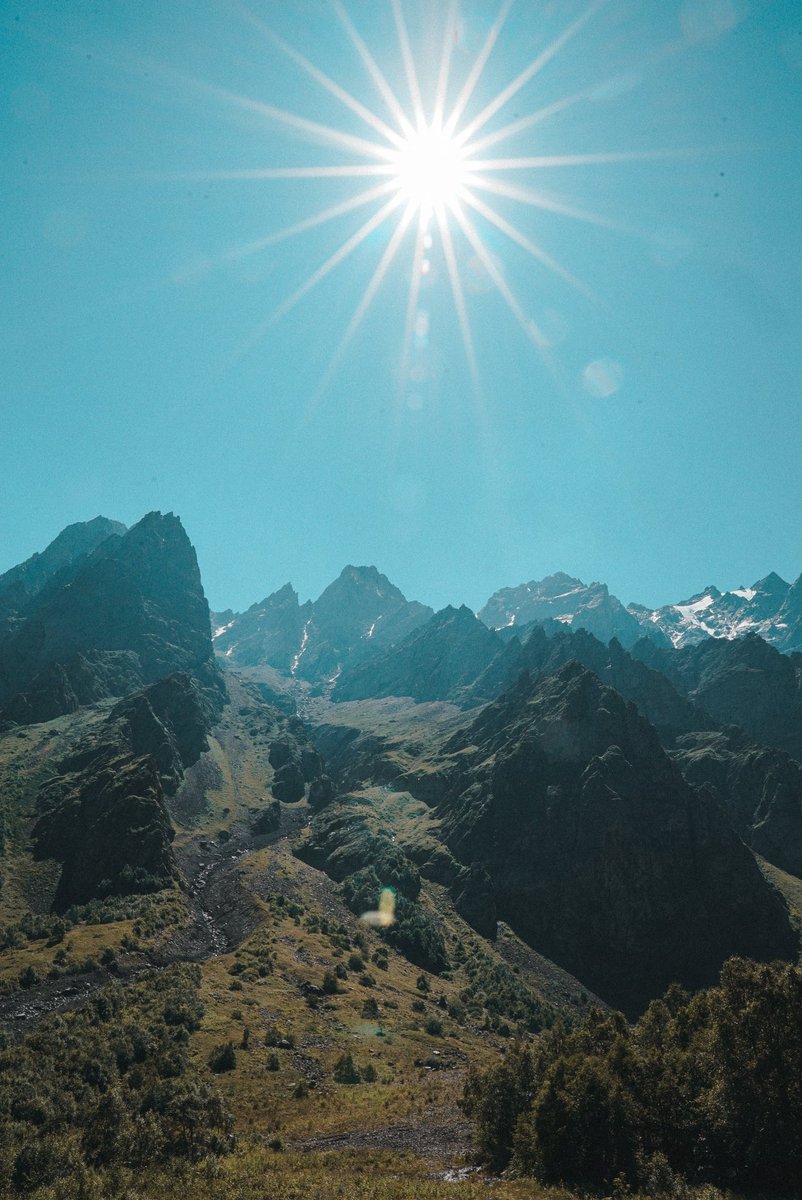 gratitudehub's tweet photo. What's brighter than the sun? Your small victories, of course! 

They light up even the cloudiest days. So, let's bask in their warm glow and let them shine bright. ☀️🌦️

 #ShineOnWins 
#BrighterDaysAhead https://t.co/2fVBJASaAQ