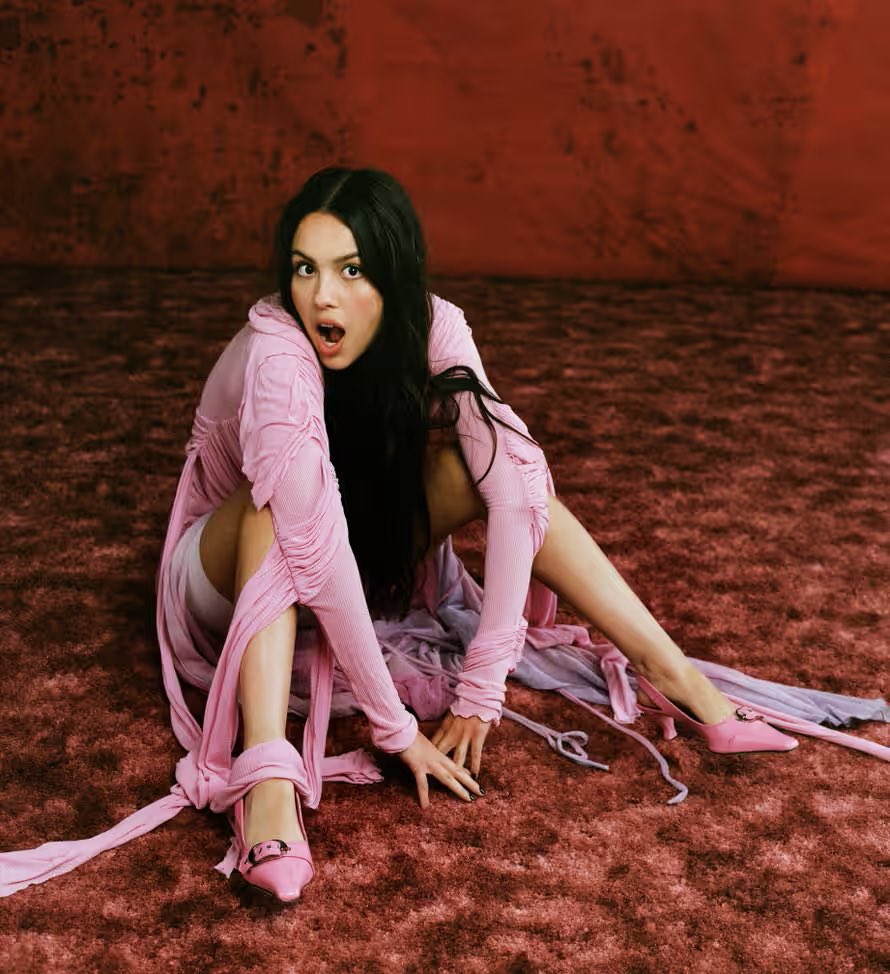oliviarodrigITA's tweet photo. 📸| Olivia per The Guardian https://t.co/4oK0W4rfNy