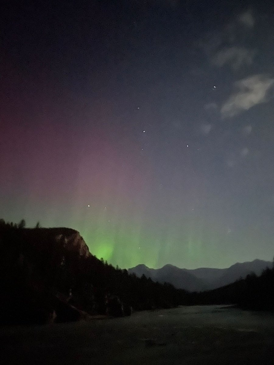 bloodnbones's tweet photo. @aurorawatch Bow Falls, 12:06 a.m. https://t.co/wCbcGG6LVD