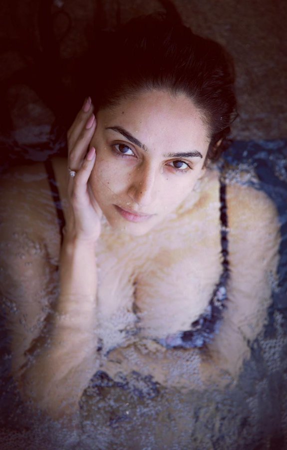 F5AQNrEW0AAcg_p?format=jpg&name=900x900