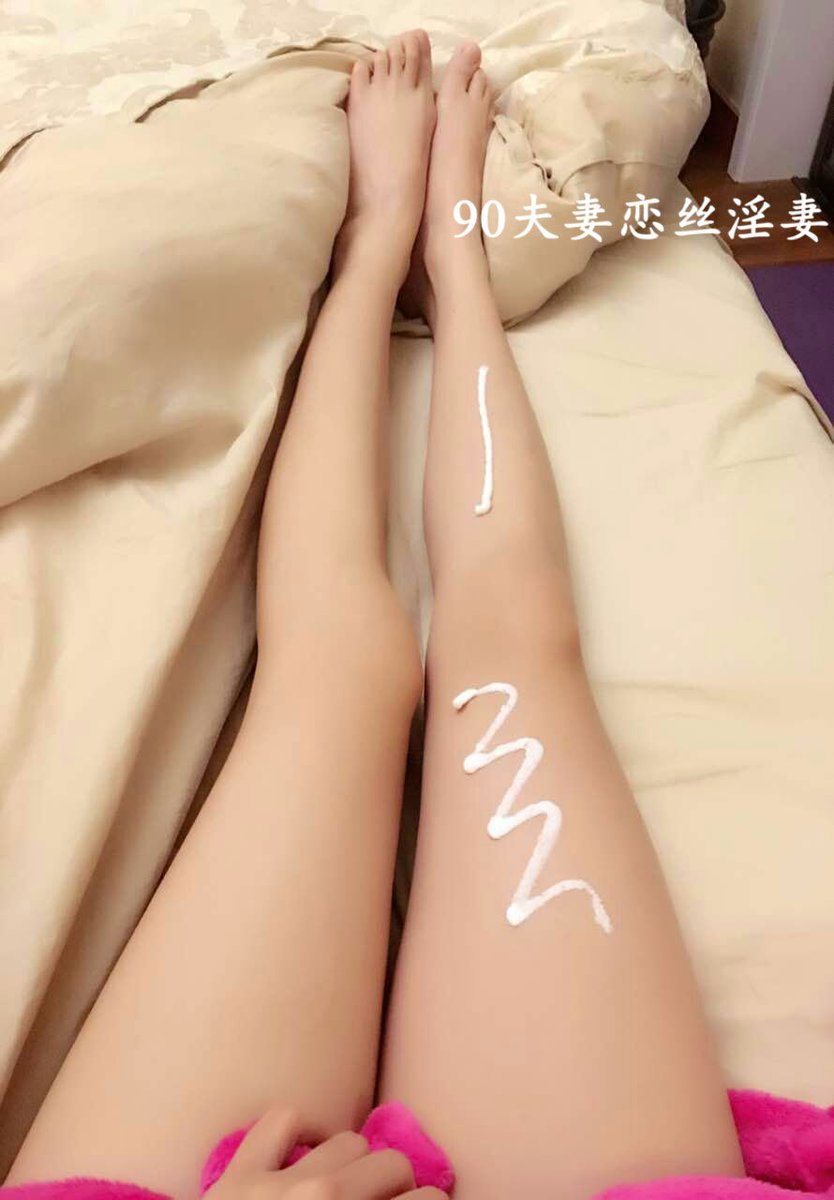 和老婆在床上等台风… https://t.co/ToB6BzMaeX