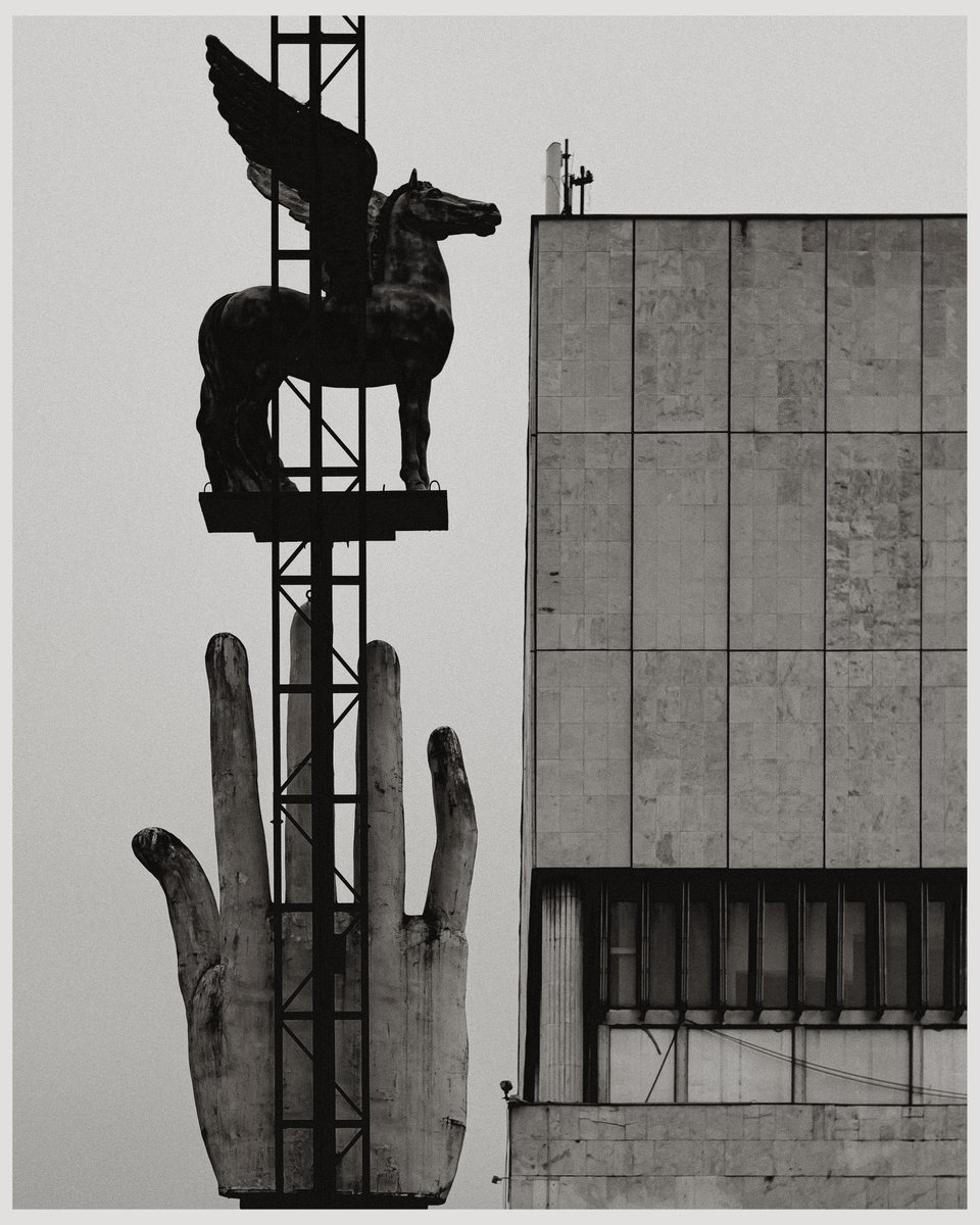 "Broken Memory" for #Girlsgang event
◼️
55 ed
5 XTZ
⚫️

link in the comments