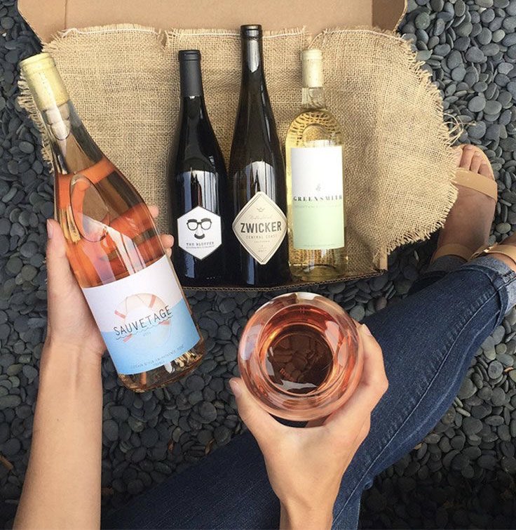 bodegas_solis's tweet photo. Buenos días a todos, menos a los cogen las vacaciones en septiembre. 
No es por haceros #SPOILER pero lloverá .
Los que curramos brindaremos por vosotros 😂
#BackToHogwarts #OnePieceNetflix #Starfield #USOpen #bodegassolis https://t.co/8RzGl0peDd