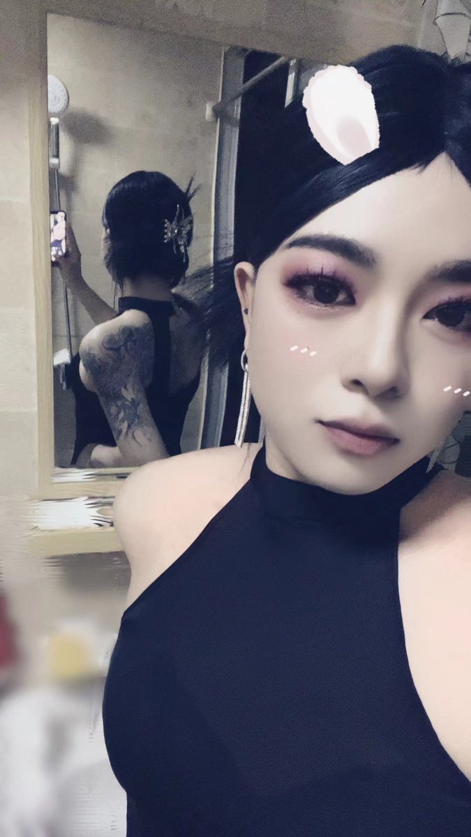 laobeibi92's tweet photo. ��个脸😁 https://t.co/v8O3baH4i6