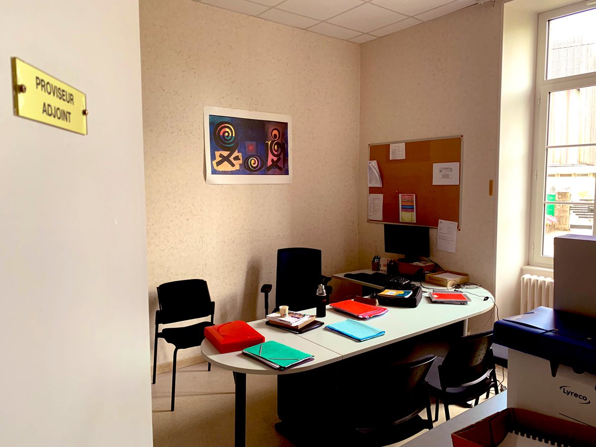 damiensbenoit's tweet image. Nouvelle aventure pro en cette rentrée #perdir 
🙏@InspeLimoges et @iutdulimousin pour toutes ces années !
On travaillera ensemble via l’Orientation et les Cordées 😉
@domterrien @Dsden23 @david_aubailly