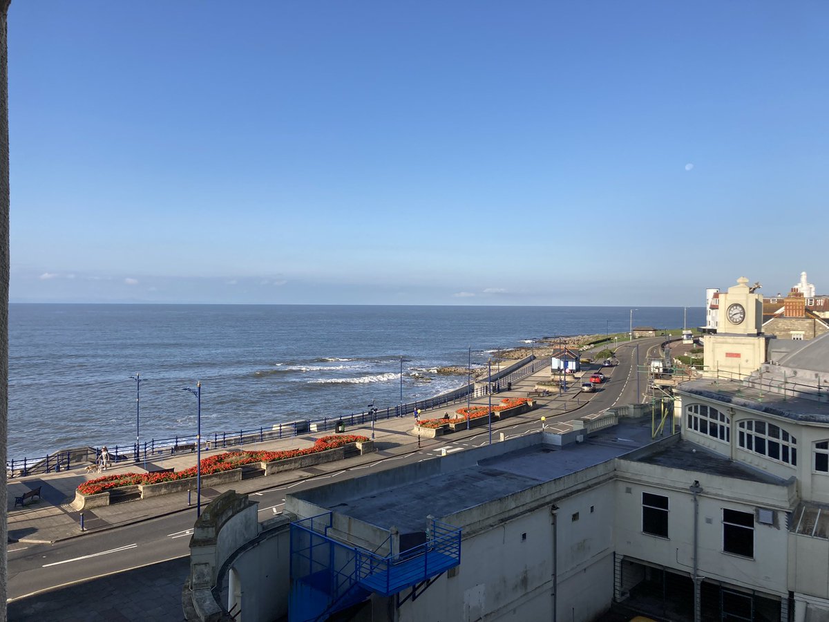 TerrySinnett's tweet photo. @MartynJames8 @CathJames63 @antjam60 @JenJ67 Morning from sunny Porthcawl. A&J missing a sunny run!! Have a great weekend all. Be good! #BowTime π»π» https://t.co/qeq1XVpCTS