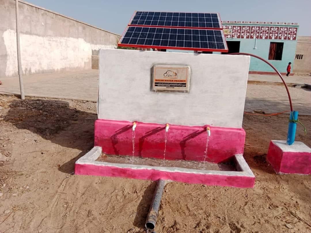 Adeel2407's tweet photo. Alhamdulillah this project marks 200th project of solar water well by Midrar welfare under the supervision of Shaykh Atif Ahmed.
May Allah accept this. https://t.co/sWrjyncD9o