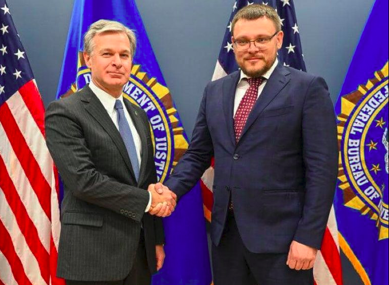 US officials met with leaders of Ukraine's anti-corruption institutions in Washington, FBI & NABU signed a memorandum. Leaders of all three main institutions created in the framework of Ukraine's post-2014 anti-corruption reforms were in the delegation. euromaidanpress.com/2023/09/02/us-…