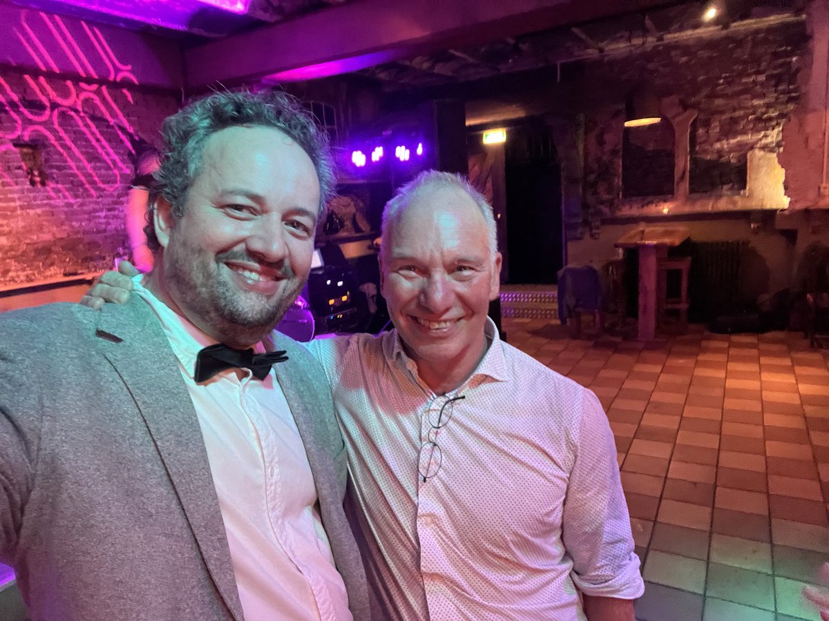 ahoischen's tweet photo. Bitter sweet day! Farewell symposium for Han Brunner - with brilliant presentations by the outstanding @EichlerEE @mehurles @Ddysmo and our very own Job Verdonschot @gilissenc https://t.co/XAjdQjQ2jh