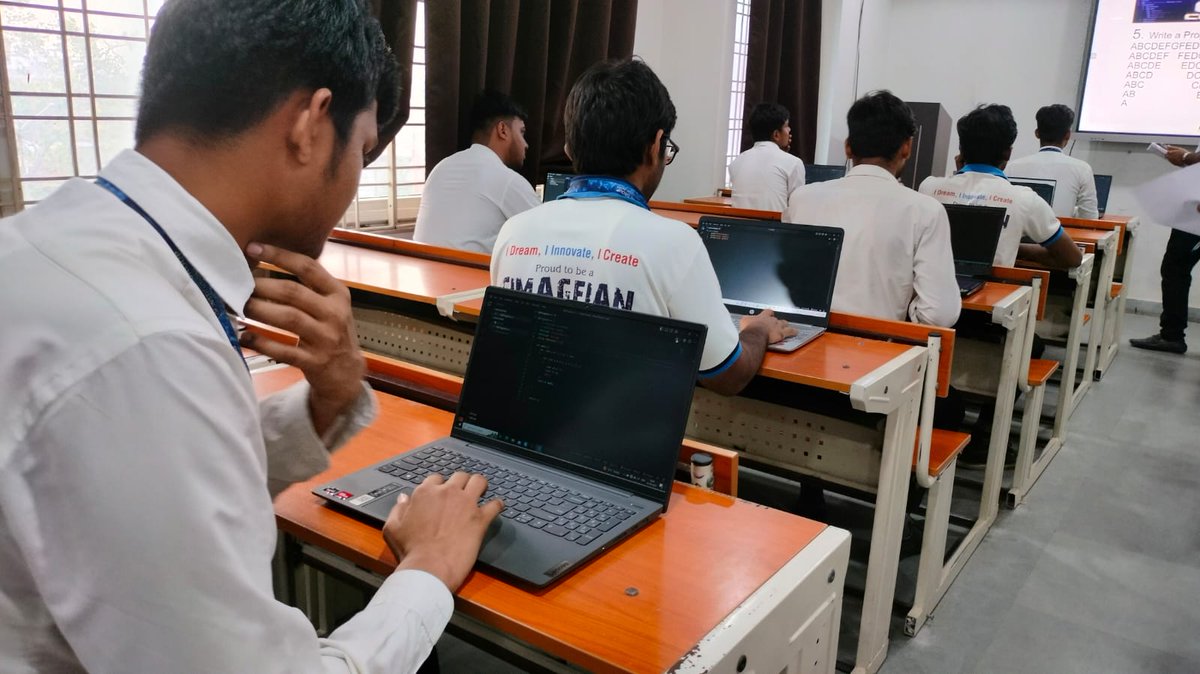 cimagecollege's tweet image. The Final round of Code Combat 2.0 for selected students is going on at Cimage College, Patna
#codingcompetition #codingchallenge #coding #codingforbeginners #cimagecollege