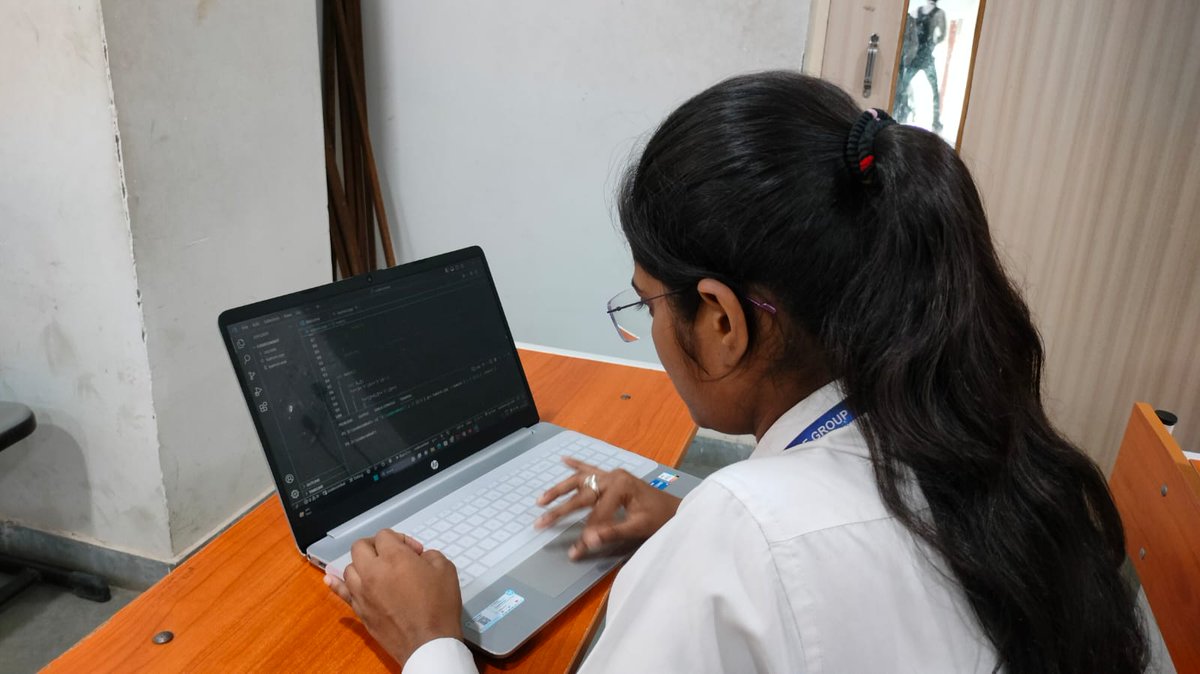 cimagecollege's tweet image. The Final round of Code Combat 2.0 for selected students is going on at Cimage College, Patna
#codingcompetition #codingchallenge #coding #codingforbeginners #cimagecollege