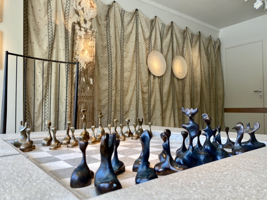 Guiguiii94's tweet photo. Jusqu’à mi octobre, #LucasRatton invite une dizaine de galeries parisiennes dans son espace de St Trop.
De Robert Couturier, le plâtre préparatoire des Arts pour le décor du hall de l’ambassade de France à Tokyo 1956, présenté par Dina Vierny à @ArtParisArtFair il y a 5 mois. https://t.co/idSnvzP74V