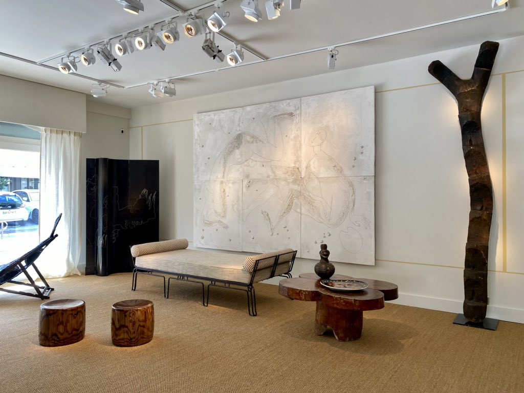 Guiguiii94's tweet photo. Jusqu’à mi octobre, #LucasRatton invite une dizaine de galeries parisiennes dans son espace de St Trop.
De Robert Couturier, le plâtre préparatoire des Arts pour le décor du hall de l’ambassade de France à Tokyo 1956, présenté par Dina Vierny à @ArtParisArtFair il y a 5 mois. https://t.co/idSnvzP74V