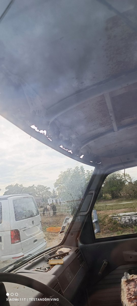 testanddriving's tweet image. Iveco ! Un nom que vous avez beaucoup vu sur les utilitaires dans les années 80/90. Des véhicules robustes qui avalaient les kilomètres sans problème moteur spécifique avec de lourdes charges. Celui-ci est très corrodé. 

 @IvecoFrance #iveco #fiat #utilitaire #Italie