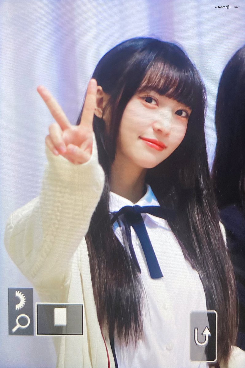 Rainyb_Yubin's tweet photo. 230902 팬싸 유빈

#오마이걸 #OHMYGIRL 
#유빈 #YUBIN
@WM_OHMYGIRL https://t.co/iNJkhCQW8n