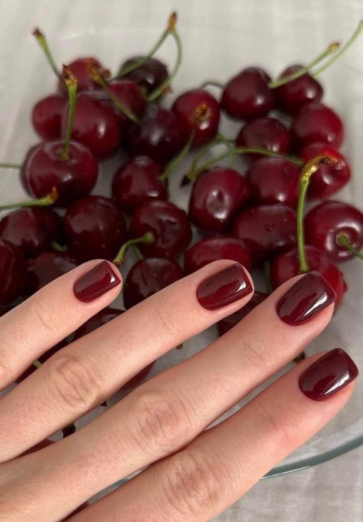 kaenakeng's tweet photo. เล็บสีแดงแบบเชอรี่คือสวยตาแตกจริงๆ🍒 https://t.co/HYUwMYn3yN