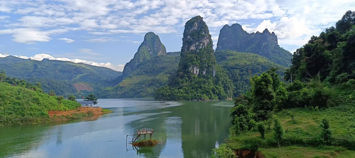 IntroduceHanoi's tweet photo. Than Uyên - Lai Châu https://t.co/gJfEqwCe3L