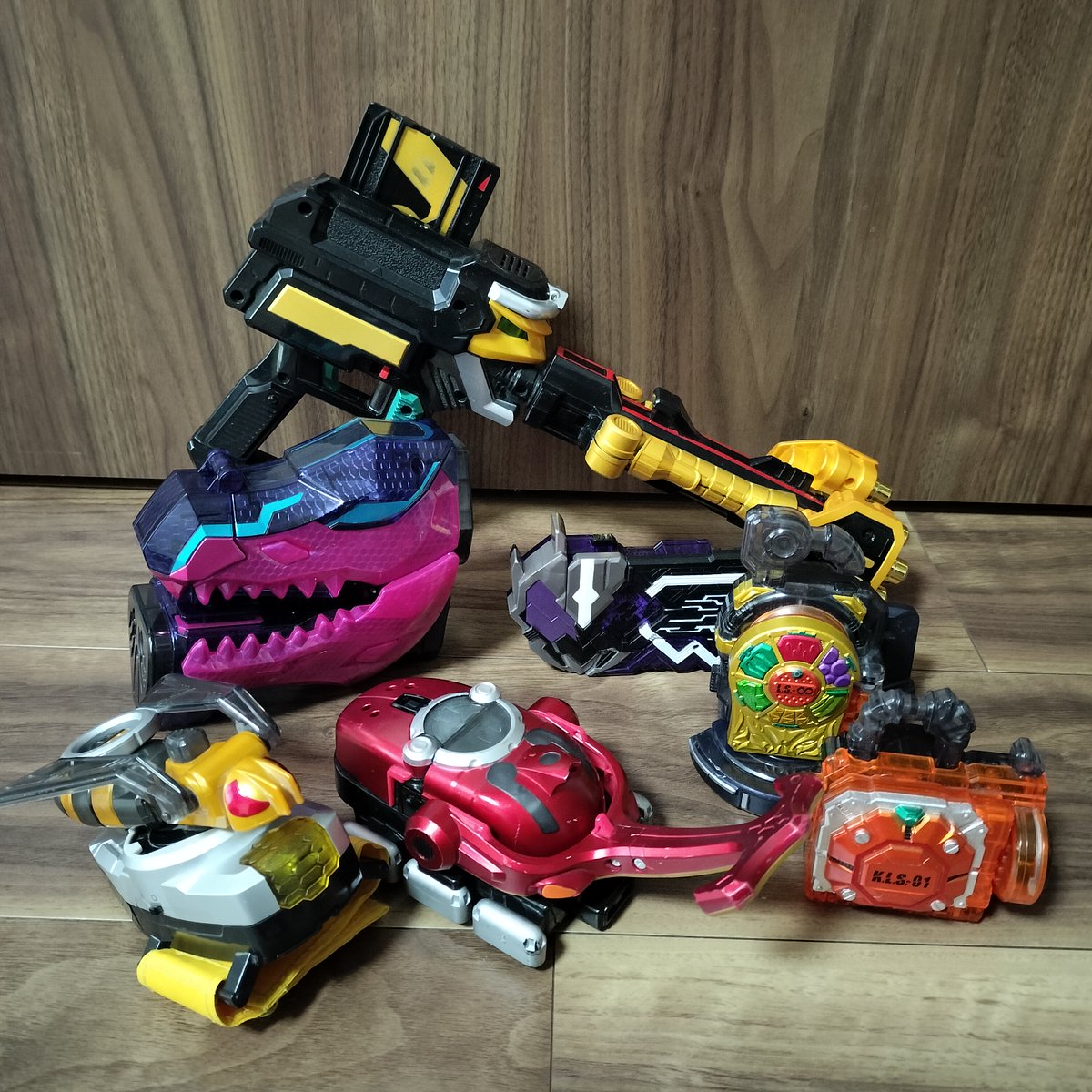 MakiMasked's tweet photo. For the first time in a long time, I got a variety of Kamen Rider Henshin morphers, so I'll list them in order. https://t.co/nVBaH4iyaY