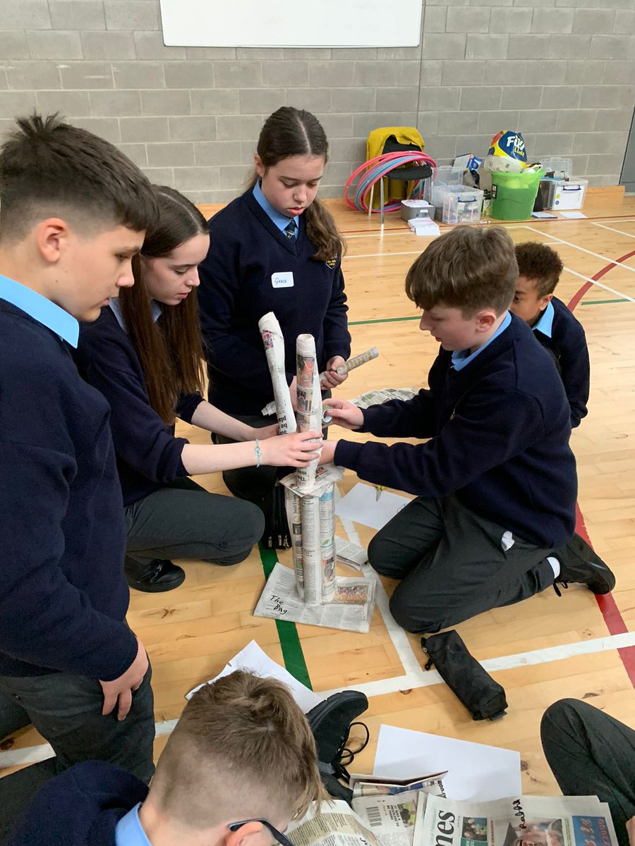 FinnValleyColl's tweet photo. #SteppingUpToSecondary with @GallinaghKaren was a great success. An interactive and fun way to help our 1st years transition from primary to post primary! #CriticalThinking #TeamBuilding #FriendMaking #WeAreDonegalETB https://t.co/Tfc9c6ruXM