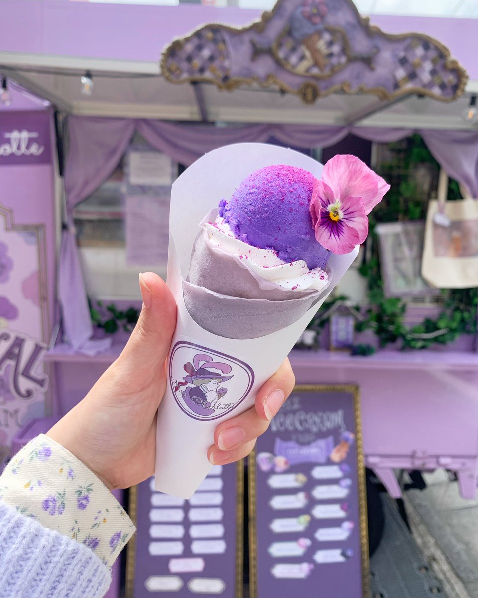 Mrs.Charlotte tweet media