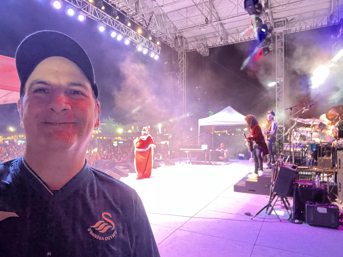 JacksJersey's tweet photo. Greetings from Asbury Park! The NJ #JacksatHome hoping โฆ@SwansOfficialโฉ will ROCK Bristol today! A QUEEN tribute brought the house down last night. Time for the Swans to make us live and Rushworth to save with a mighty hand โก๏ธ#AlmostQueen #GlobalJacks https://t.co/aDTYdlbWis