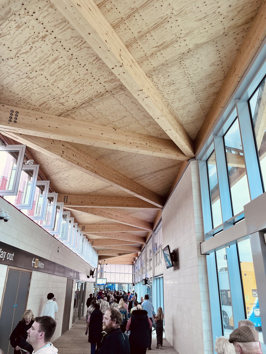 LuvNorthShields's tweet photo. A big day for ##NorthShields as the ribbon is cut on our classy new bus station. The new public square is really bonny too. #OnTheUp https://t.co/xHAc6lC2Mu