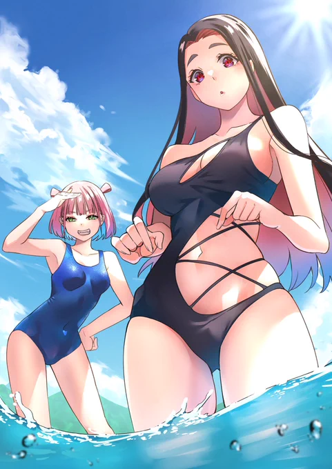 どっちの水着が好み? 