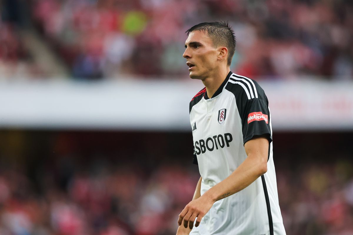 iMiaSanMia's tweet photo. João Palhinha was shocked by what happened yesterday. The player was convinced he would join Bayern. He completed his medical, did media duties with the Bayern shirt and the contracts were ready. Fulham tried for different players (Fofana, Højbjerg, McTominay) but couldn't reach an agreement by 18:00. Palhinha was in shock and Thomas Tuchel wasn't happy at all with the situation. The coach has been insisting on a defensive midfielder for a long time, but the club only really moved for Palhinha in deadline day 

[@FabrizioRomano]