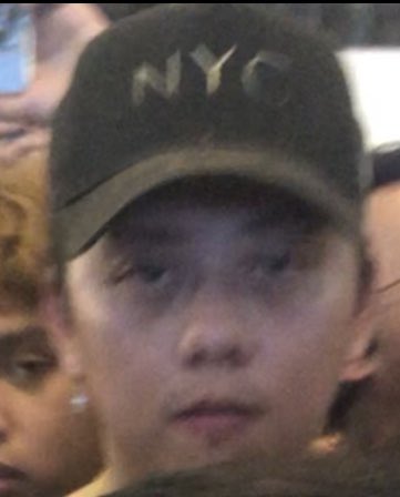 cu_coleen's tweet photo. WENT TO PARK JI HOON’S SHOW HERE IN GLORIETTA AND SINCE IT’S FREE HINDI MO NA ALAM KUNG SINO UNG REAL FANS OR HINDI. BUT THIS DUDE KEPT ON RUBBING HIS DICK AROUND GIRLS. SOME GIRLS DIDNT EVEN KNOW NA NEED KO PA SABIHIN SAKANILA. https://t.co/9QdiZqkbDH