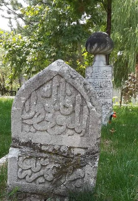 nidayisevim's tweet photo. Ey müftehir-i devlet-i yek-rûze-i dünyâ,
Dünyâ sana mahsûs u müsellem mi sanırsın?!

| Ziya Paşa

[Ey dünyanın geçici nimet ve devletiyle iftihâr eden, dünyanın sana ayrılmış olduğunu ve teslim edildiğini mi sanıyorsun?!] https://t.co/N2mbP2hxoc