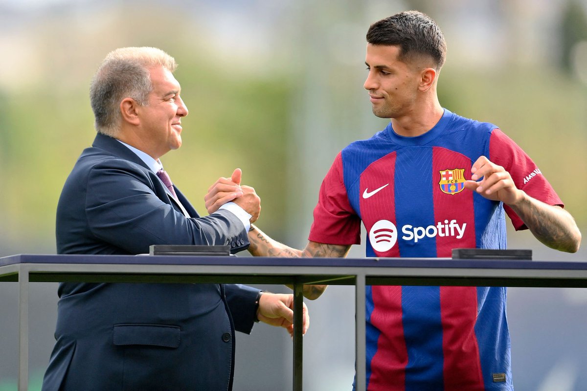 albrane2002's tweet photo. الجُواوان ♥️💙 
#joao_day🔵🔴 https://t.co/HUJaY5f0eF