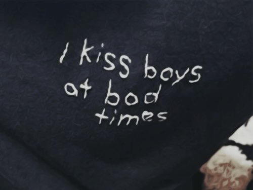 𝐌𝐞𝐥𝐢𝐧𝐝𝐚 𝐁. (@hertiltedgame) on Twitter photo 