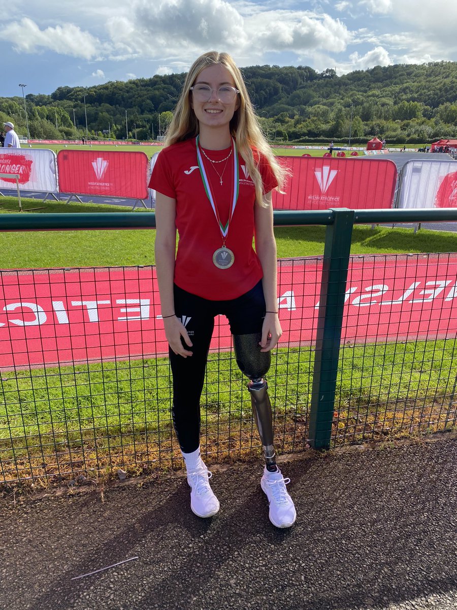 Emma Lloyd tweet media