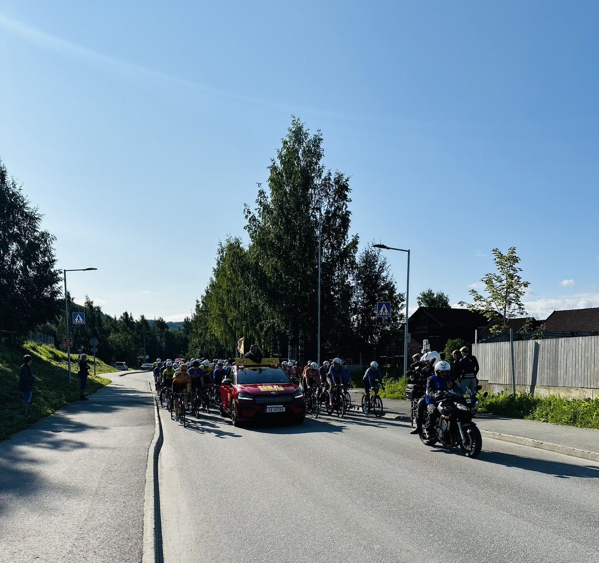 UnoXdevelopment's tweet image. RACE DAY! 👊💨

Lillehammer GP #🇳🇴

🚲 145 km
⛰️ The Hafjell climb
🚩 Lillehammer 10:30
🏁 Ilsetra 14:30
📺 @FirstCycling 

#development