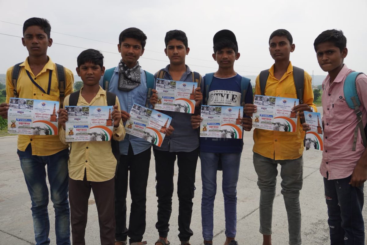 AbvpDeogiri's tweet photo. संघर्षाची ज्योत...
मराठवाडा मुक्तीसंग्रामाचा लढा अमृत महोत्सवी वर्षानिमित्ताने कृतज्ञता रथयात्रेच्या माध्यमातून समाजातील प्रत्येक घटकापर्यंत पोहोचवण्याचा घेतलेला ध्यास पूर्णत्वाकडे जात आहे.
#marathwadaRathYatra
@AbvpDeogiri https://t.co/6MfPTMgHJO