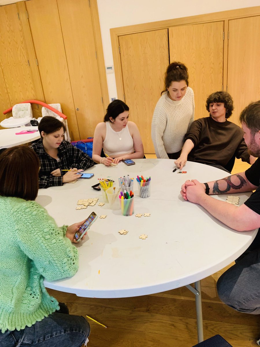 regina_seenan's tweet photo. Our TYA short break @CancerFundChild in full flow at Daisy Lodge. Thank you to @edoherty_  for your beautiful music and help with setting the relaxing tone to this therapeutic weekend. A warm welcome to our Scottish visitors @TeenageCancer #TogetherThroughCancer #PeerConnections https://t.co/TZ8i8rFxaP