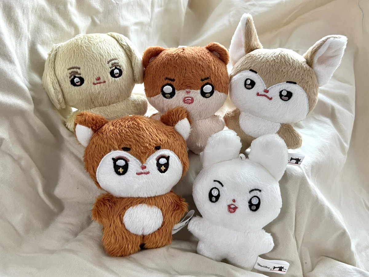 🍀모아봐요! 툽깅의숲🍀 재고판매!
ㄴ #RT 추첨 1분께 원하시는 인형을 드려요!

😚품절시 종료하며, 씰스티커도 판매합니다!
🥰‘군번줄+와리보카드2장+인형1개 구성’

😘구매 링크-> witchform.com/formViewer/sli…