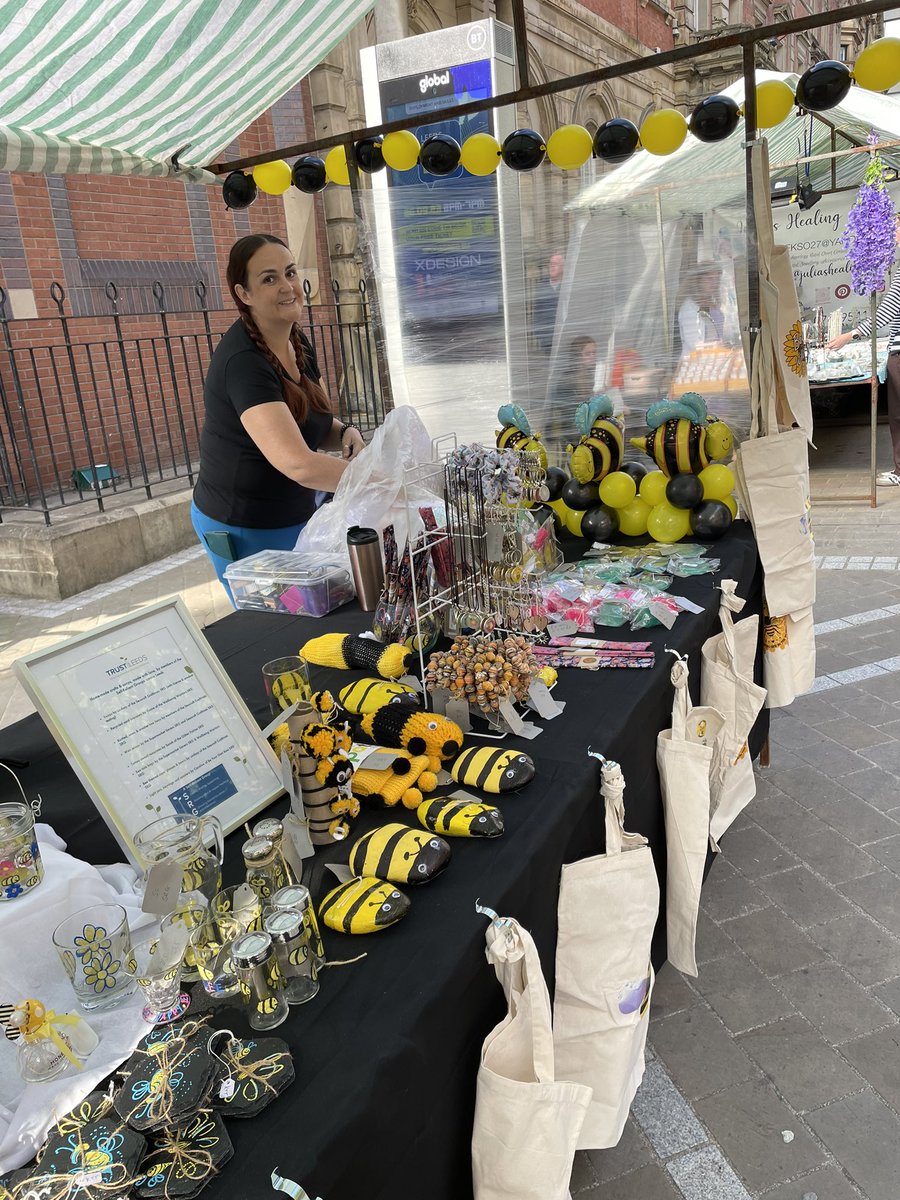 First sale already made at the <a href="/ArtsmixLeeds/">artsmix</a> market in city centre today! Members from four different #SRGs have hand crafted a variety of items to sell for their Group Funds - as you can guess, the theme for our stall is bees! Come and visit if you can (Albion Place). 🐝🐝🐝🐝🐝