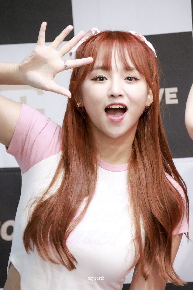 skyearth1128's tweet photo. 230901
SATURDAY FAN-LIVE IN TOKYO

#아연 #AYEON #アヨン
#세러데이 #SATURDAY #セロデイ

@saturday718 @SATURDAY718_jp https://t.co/avG7tQfhJy