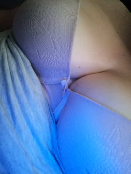 Whose feeling horny? come talk to me on my FREE Onlyfans  x        https://t.co/PcOEF66Jbw   #onlyfan<a href="/tag/nsfw"class="tags"><span>#nsfw</span></a><a href="/tag/paypig"class="tags"><span>#paypig</span></a><a href="/tag/customcontent"class="tags"><span>#customcontent</span></a><a href="/tag/fetishfriendly"class="tags"><span>#fetishfriendly</span></a><a href="/tag/onlyfan"class="tags"><span>#onlyfan</span></a>