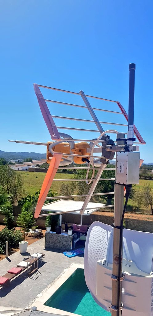 De_PINSIGHT's tweet photo. Another dead spot is now benefiting full @helium🎈 coverage in the #ibiza #campo @BobberCom. Getting ready for our POC launch.
#winteriscoming
@seeedstudio
@DIMO_Network
@belongnet
@peaqnetwork
@HeliumFndn
#elsys https://t.co/zwxx1CFdwb