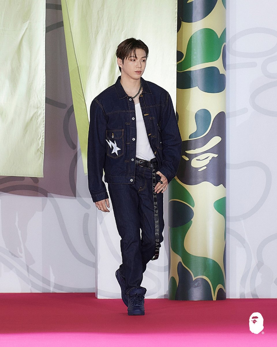 BAPEOFFICIAL's tweet photo. A BATHING APE® SPRING/SUMMER 2024 RUNWAY SHOW by R | A BATHING APE®
#bape #abathingape #bape30
#RakutenFashion #RakutenbyR #RakutenFWT https://t.co/QfwXEvLrwF