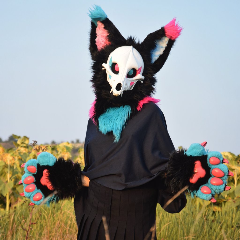 #DVC_Ciara 🙏😇

#skulldog #furry #furryfandom #fursuitmaker #fursuit #cutefurry #fursuitcommission #commissionsopen #cosplay