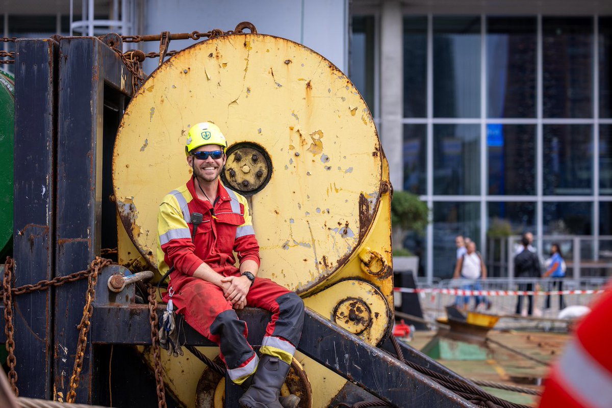 𝗗𝗮𝗴 𝟮 𝗴𝗮𝗮𝘁 𝘃𝗮𝗻 𝘀𝘁𝗮𝗿𝘁! 𝗭𝗶𝗲𝗻 𝗷𝗲 𝘄𝗲 𝗷𝗼𝘂 𝗼𝗼𝗸 𝘃𝗮𝗻𝗱𝗮𝗮𝗴? 🤩 Op de planning staan weer vele excursies, mooie verhalen van havenbedrijven, shows op het water en als klap op de vuurpijl natuurlijk de avondshow vanavond! 🎆

Let's go! 🚢💨