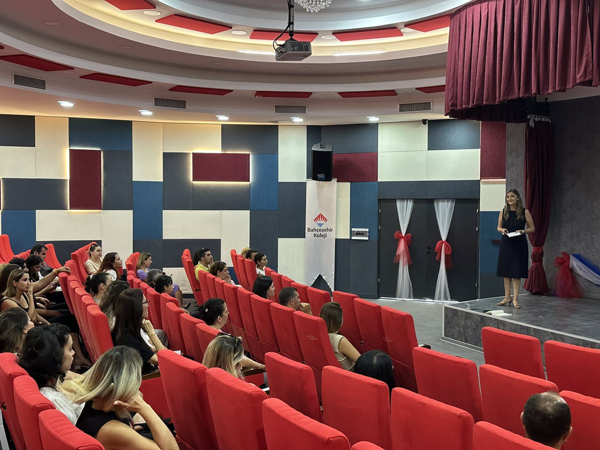 2023-2024 Eğitim Öğretim yılı ‘Okul Öncesi Veli Tanışma ve Bilgilendirme Toplantısı’nı gerçekleştirdik.❤️💙

5 Eylül Salı günü anasınıfı öğrencilerimizle başlayacağımız “Oryantasyon Programımız” için miniklerimizi heyecanla bekliyoruz.😇🧿🍀

#bahçeşehirkoleji