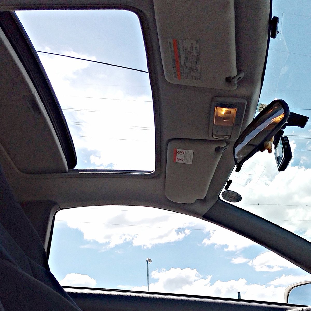 you_kun_jp's tweet photo. まだまだ暑いですねえ。車に帰ってきたら、まずはフルオープン。
#たまには1分の1スケール #トヨタ #セリカ #car #toyota #celica #zzt231 #zzt231z #vvtli variable valve timing and lift intelligent system #DOHC #16valve #superstrut #フル純 https://t.co/6sB23N3fcb